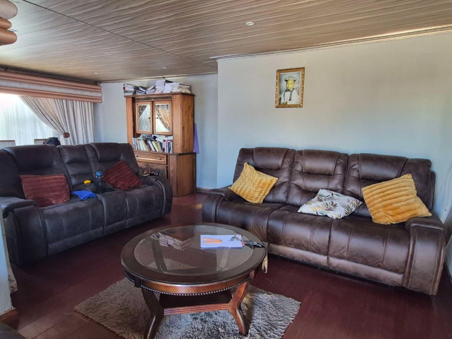3 Bedroom Property for Sale in Zwide Eastern Cape